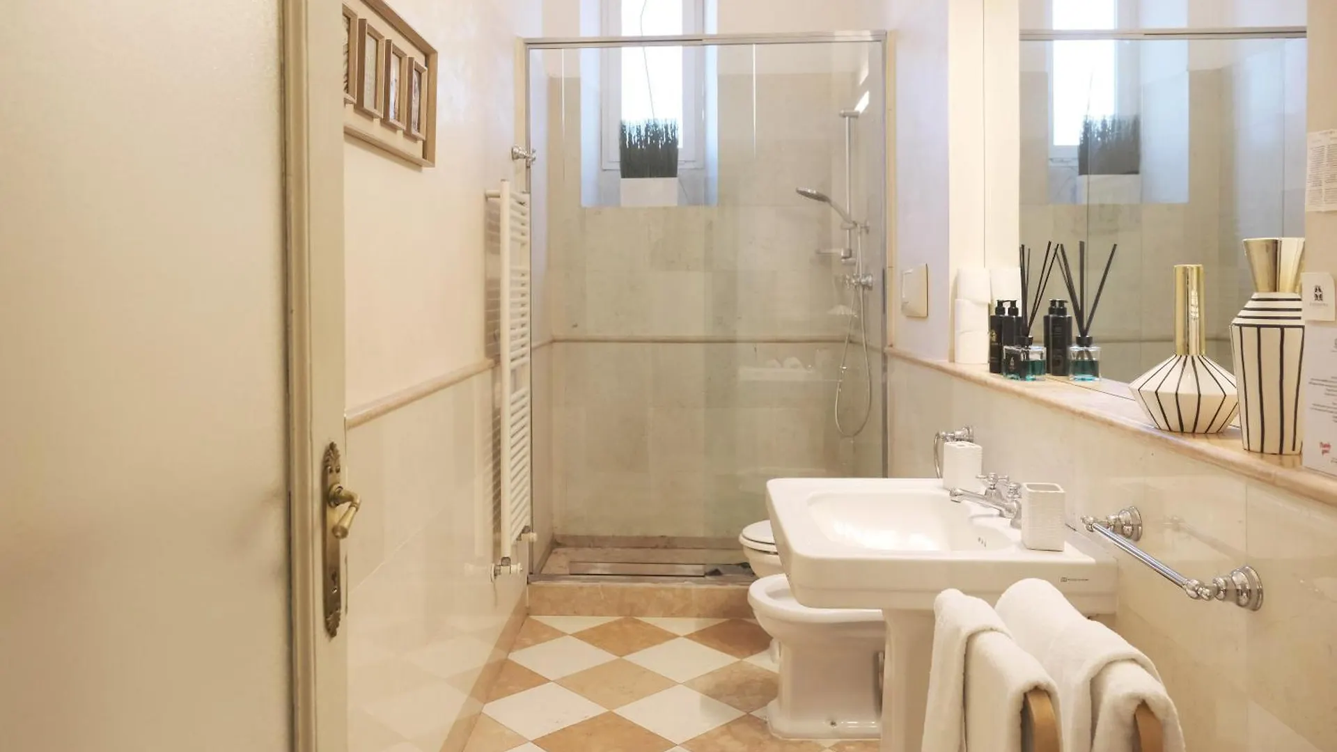 Comecasa 2 Bedrooms Apartment In Via Curtatone Milán